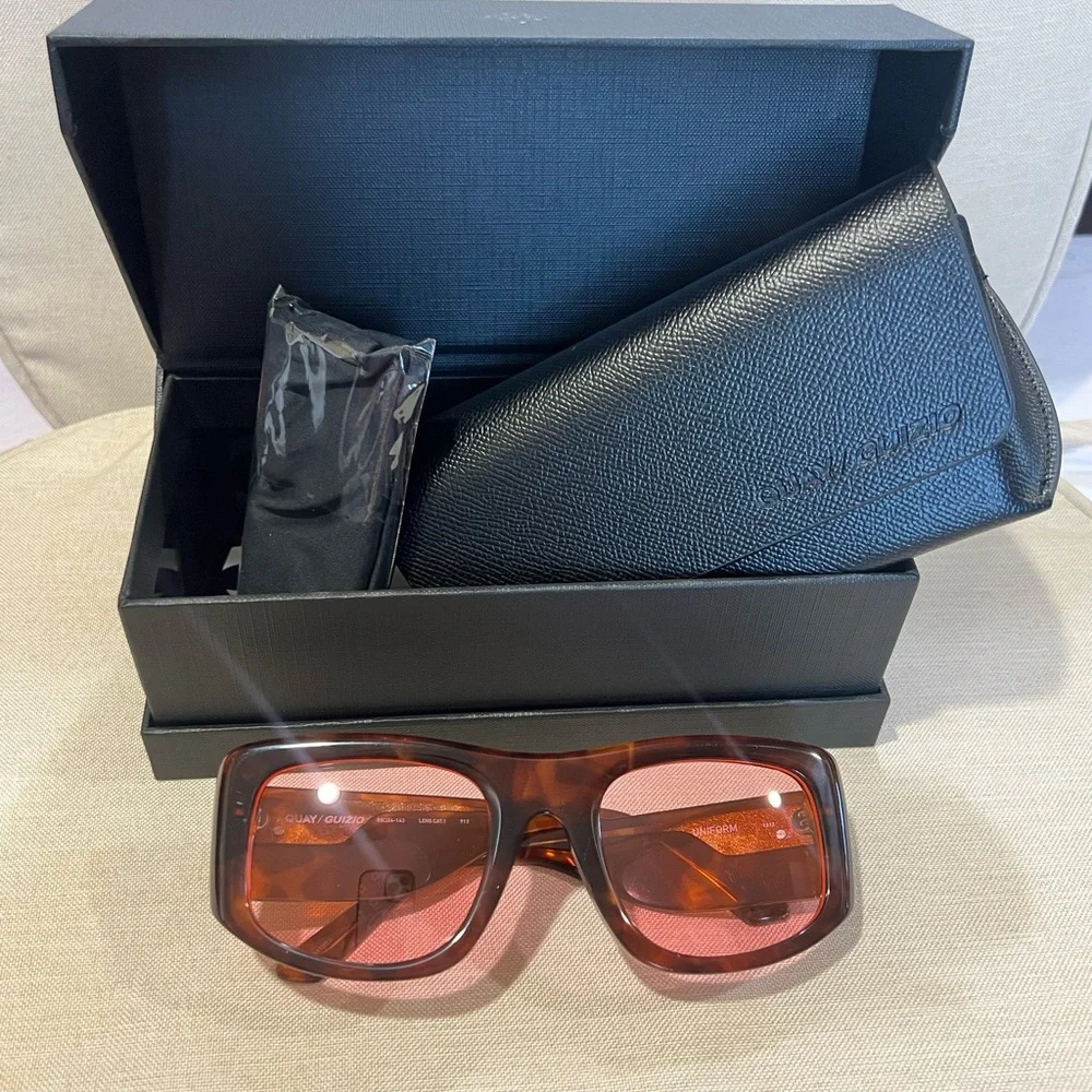 Quay Australia UNIFORM Brown Tortoise/ Rose